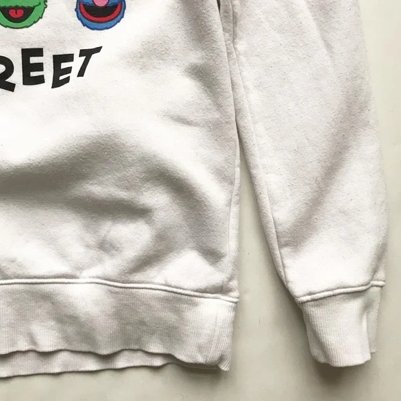 H&M X Sesame Street sweatshirt GUC 8-10Y - Picture 3 of 6